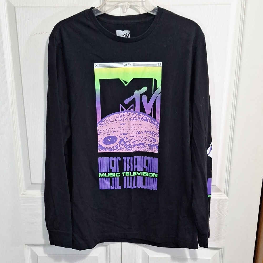 MTV Music Television Crew Neck Long Sleeve Tee with Retro Graphic - L - Black